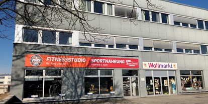 FitnessStudio Suche - abschließbare Umkleideschränke - Power & Fitness Center Regensburg