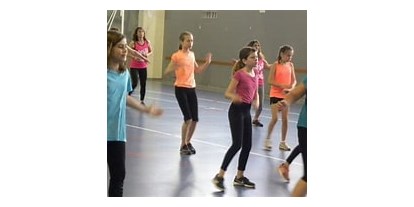 FitnessStudio Suche - Kostenfreie Parkplätze - Line Dance Kids - Lebensgefühl Bewegungsstudio bei München- ohne Mitgliederbeiträge