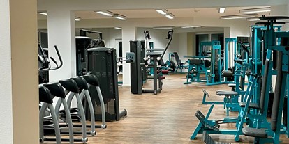 FitnessStudio Suche - abschließbare Umkleideschränke - Sportcenter by Peter Hensel
