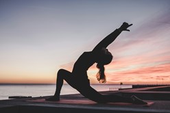 Yoga gegen den Alltagsstress – Mit regelmäßigen Übungen für die Gesundheit von Körper und Geist sorgen - trainingsland.de