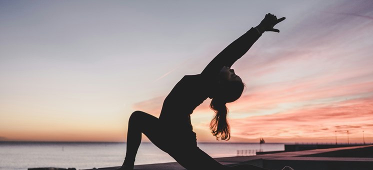Yoga gegen den Alltagsstress – Mit regelmäßigen Übungen für die Gesundheit von Körper und Geist sorgen - trainingsland.de