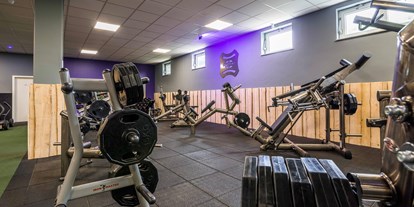 FitnessStudio Suche - Ausdauertraining - Coole Trainings-Location, auch ideal für starke Instapsots. - Lila Cross