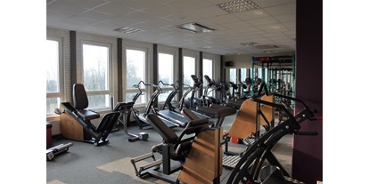 FitnessStudio Suche - CrossFit - Hessen Süd - Ausreichend Cardiogeräte - Womens-First