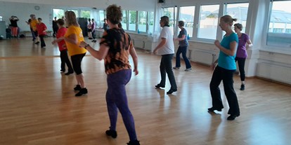 FitnessStudio Suche - abschließbare Umkleideschränke - Oberbayern - Line Dance - Lebensgefühl Bewegungsstudio 