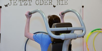 FitnessStudio Suche - Pilates - Unsere hydraulischen Geräte sind gelenkschonend und individuell im Einsatz.  - FrauenSportClubGina
