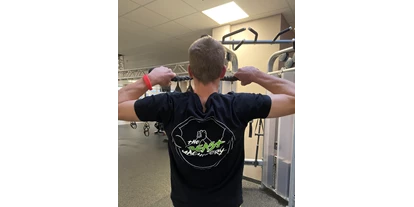 FitnessStudio Suche - Krafttraining - The Beast Machinery - Julia Corbie