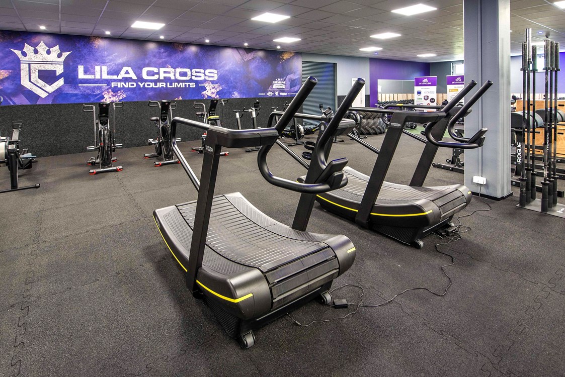 FitnessStudio: Speed-Run mit den neuen Skill-Mills von TechnoGym. - Lila Cross