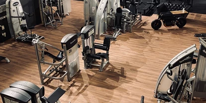 FitnessStudio Suche - kostenfreie Duschen - Trainingsfläche - ACTIVITY FITNESS