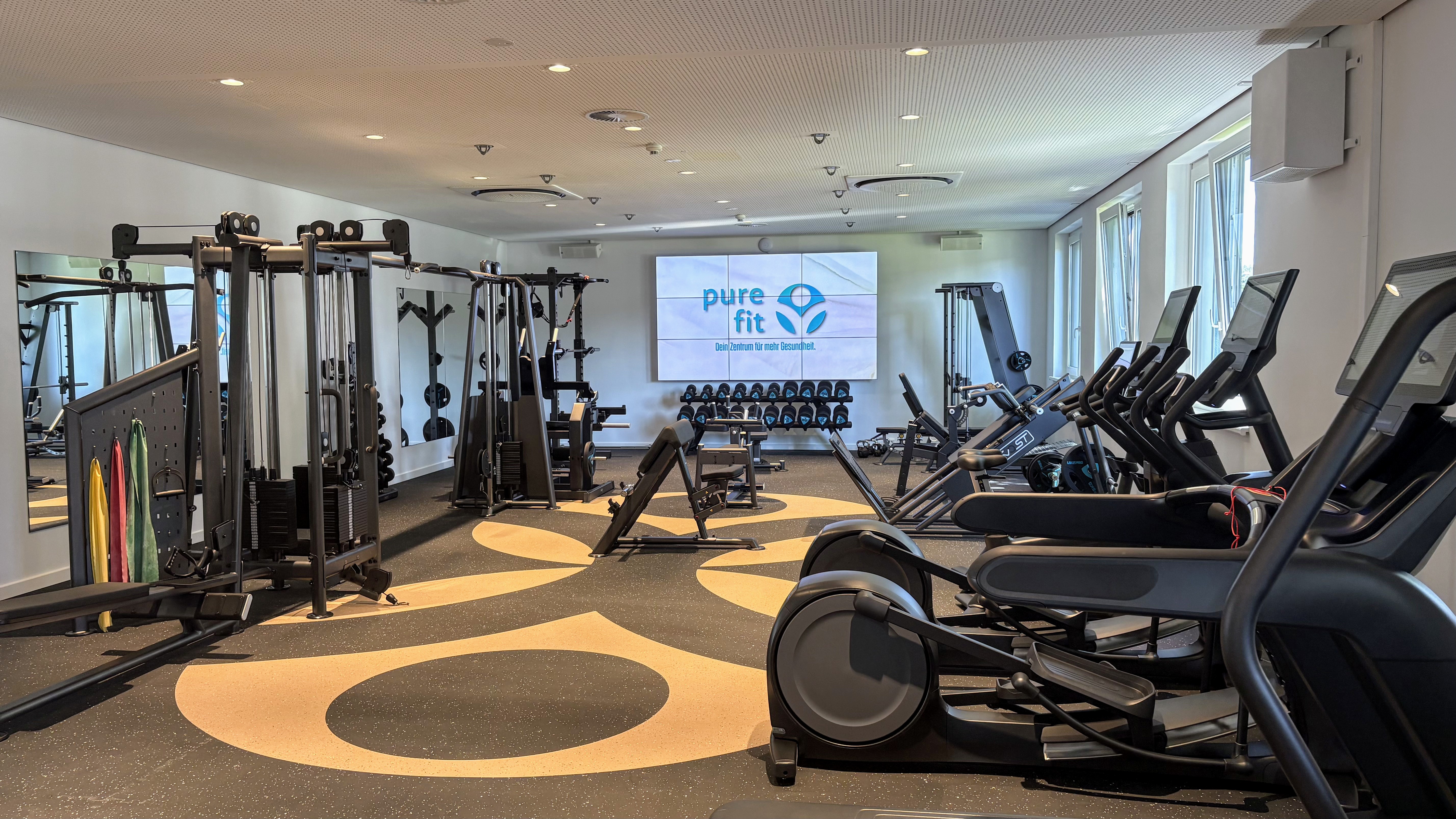 FitnessStudio Suche - Massage - Fitnessstudio - Purefit Dresden - Fitnessstudio mit Aquafitness