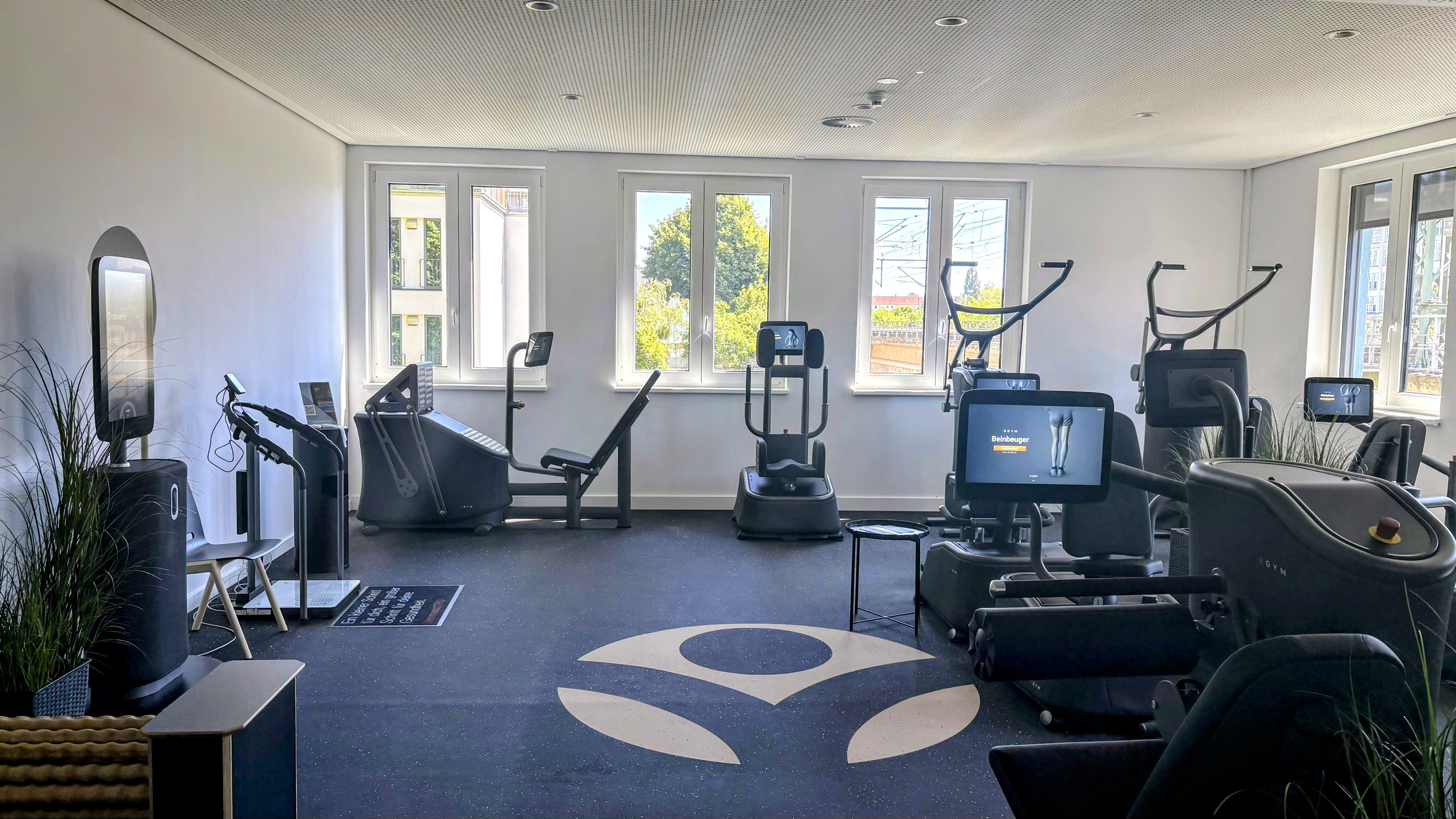 FitnessStudio: Fitnessbereich - Purefit Dresden - Fitnessstudio mit Aquafitness